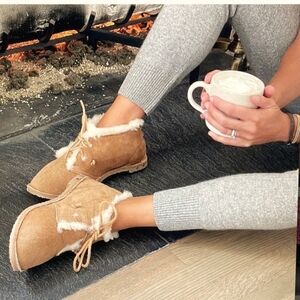 🆕BEEK Penguin Bootie Sand sz 9